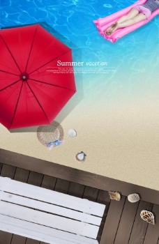 俯视海边的红色遮阳伞