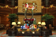 五星级酒店酒店圣诞节大堂布置效果图