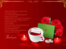 红色背景前的信封咖啡和玫瑰