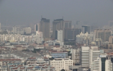 雾气下的城市图片
