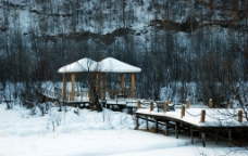 木屋度假村雪景图片